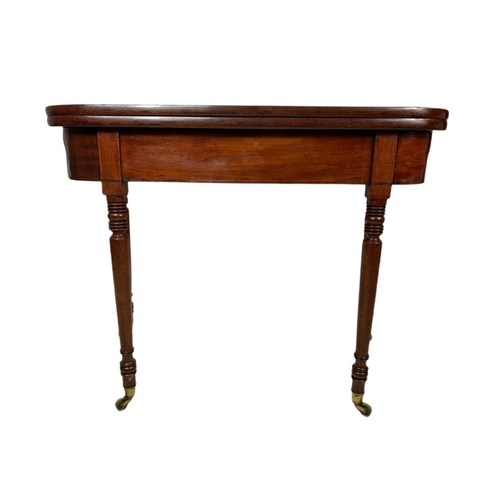 862 - Georgian mahogany turnover tea table. 91.5x45x75cm