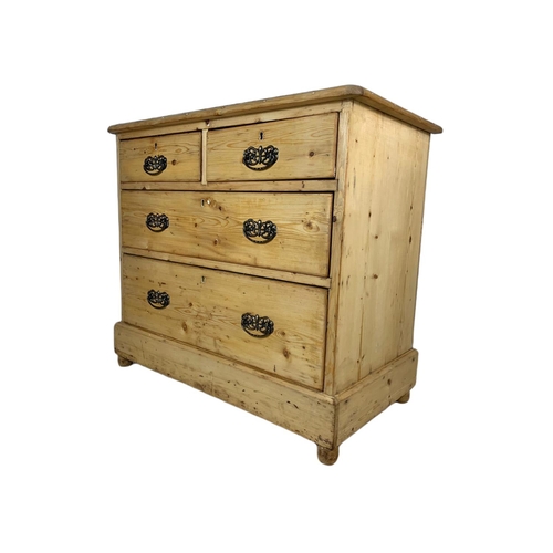 871 - Victorian pine chest of drawers. 87x48x78.5cm