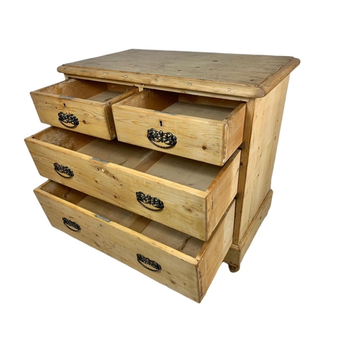 871 - Victorian pine chest of drawers. 87x48x78.5cm