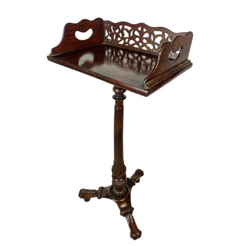 875 - Regency style rosewood kettle/wine stand. 37.5x27x88cm