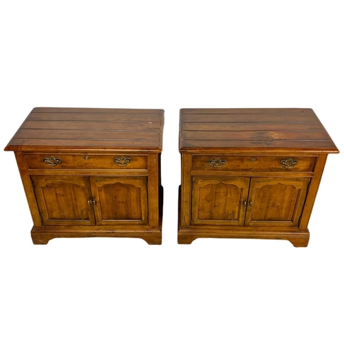 900 - Pair of pine side cabinets/large bedside cabinets. 81.5x49.5x71.5cm