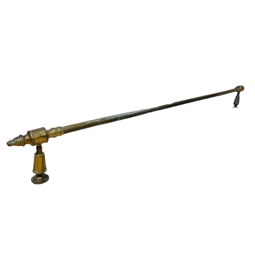 249 - Long Victorian brass rail. 162cm