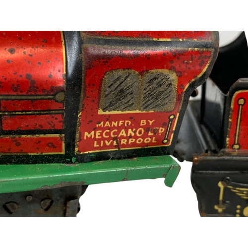 280 - Early 20th century Meccano tinplate wind up trains with tracks. Horney Series Hornby