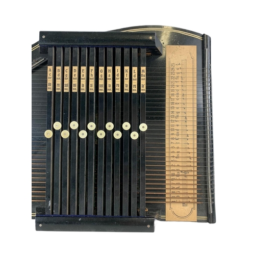 281 - Early 20th century autoharp. Made in Germany. 31x51cm