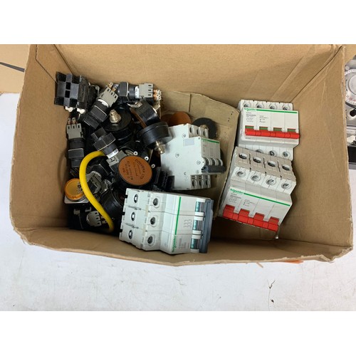 750c - Box of electrical items, switches etc and a smokers stand