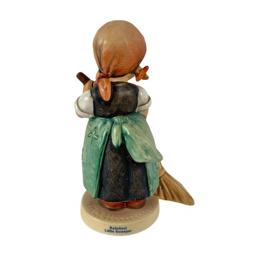 463 - Vintage Goebel figurine. 12cm