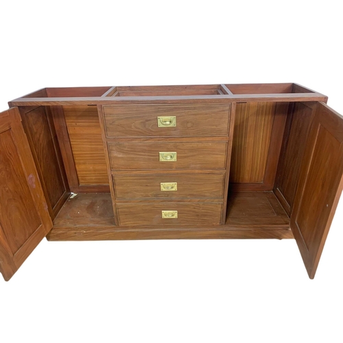 1044 - Military style sideboard. 149x39x84cm