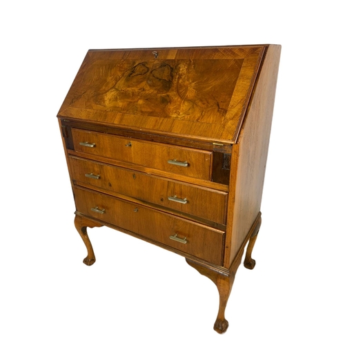 1061 - Vintage walnut writing bureau with ball and claw feet. 75x44x102.5cm