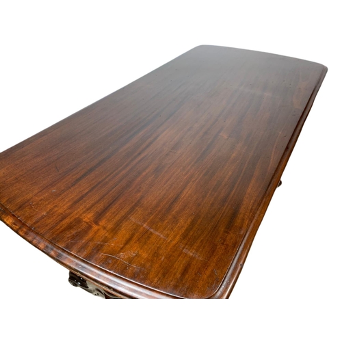 1065 - Victorian mahogany coffee table. 106x52.5x55cm