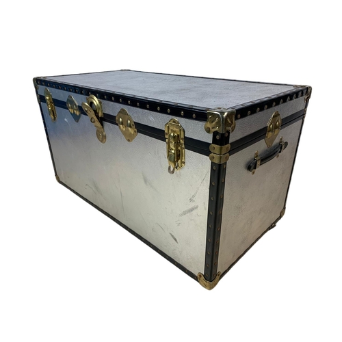 345 - Large vintage trunk. 98x51x51cm