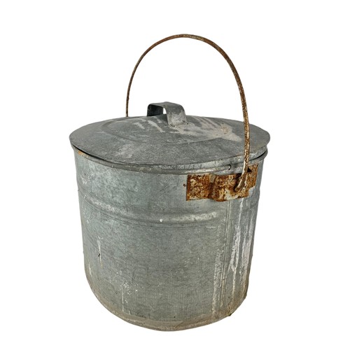 352 - Large galvanised bucket with handle. 49x39cm