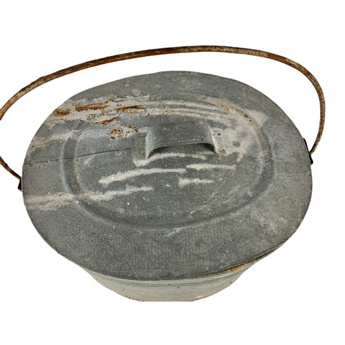 352 - Large galvanised bucket with handle. 49x39cm