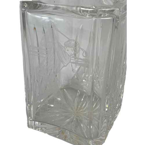 514 - Large crystal decanter with etched golfer. 11/25cm