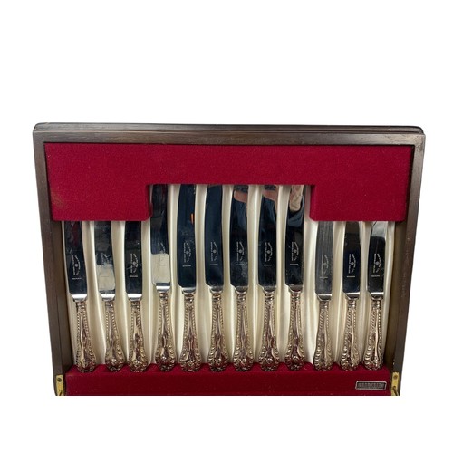 546 - Flexfit cutlery set in case with Nevada silver cutlery etc, 41x32cm