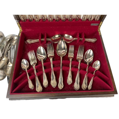 546 - Flexfit cutlery set in case with Nevada silver cutlery etc, 41x32cm