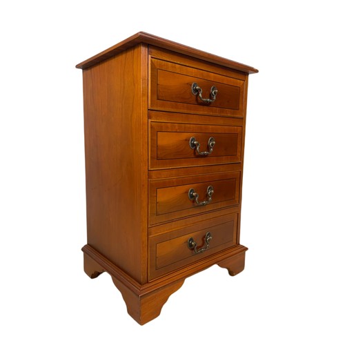 998 - Small yew wood Georgian style chest of drawers. 45.5x36x69.5cm