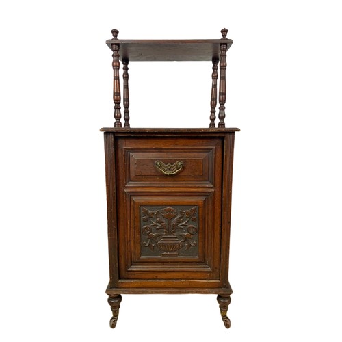 999 - Late Victorian walnut coal cabinet/whatnot. 42/37/98.5cm