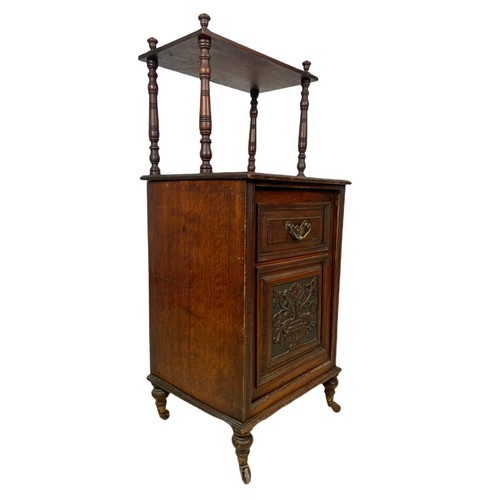 999 - Late Victorian walnut coal cabinet/whatnot. 42/37/98.5cm