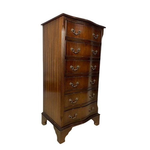 1003 - Georgian style serpentine front chest of drawers. 48.5x39.5x100cm