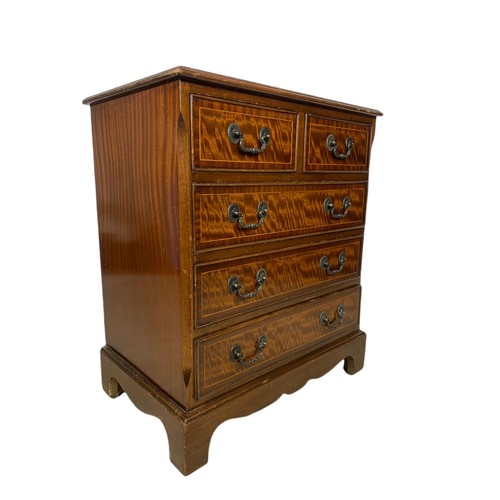 1029 - Georgian style inlaid mahogany chest of drawers. 62.5x41x74cm