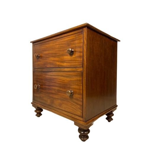 1054 - Victorian mahogany commode. 64.5/50/70cm