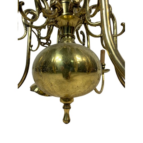 578 - Large vintage brass chandelier. Including chain 82/144cm, base 82/66cm