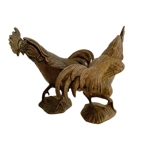 600 - Pair of early 20th century bronzed brass cockerel ashtrays. 17cm