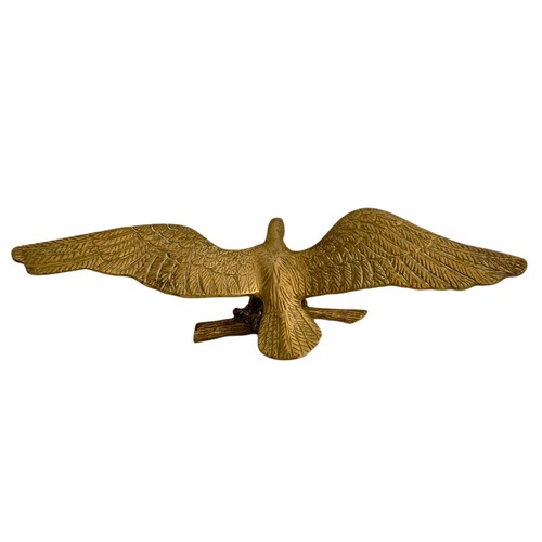 604 - 2 vintage brass eagles. Largest 44cm