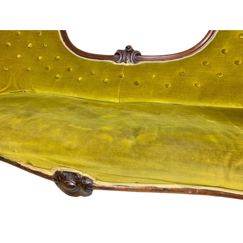 1059 - Victorian double end couch on cabriole legs. 190cm