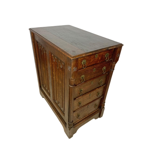 1087 - Deep Victorian oak chest of drawers. 51x80x93cm