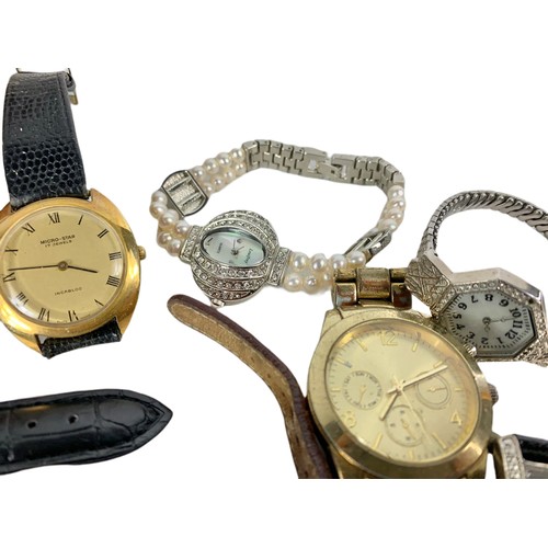 705b - Quantity of vintage and modern watches.