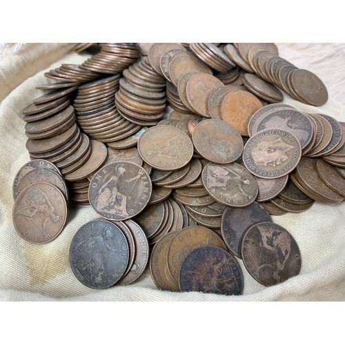 650L - Quantity of 19th century and early 20th century penny's