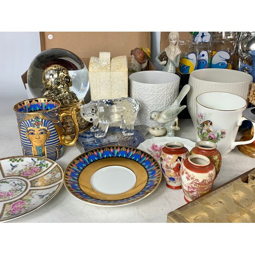 776 - Large quantity of pottery and glassware etc.