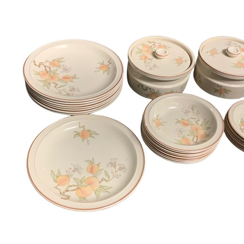 499a - Wedgwood pottery dinnerware