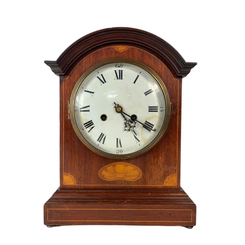 100 - Edwardian inlaid mantle clock with pendulum. 28.5 x 15 x 38cm