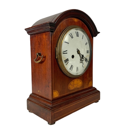 100 - Edwardian inlaid mantle clock with pendulum. 28.5 x 15 x 38cm