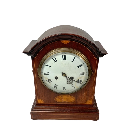 100 - Edwardian inlaid mantle clock with pendulum. 28.5 x 15 x 38cm