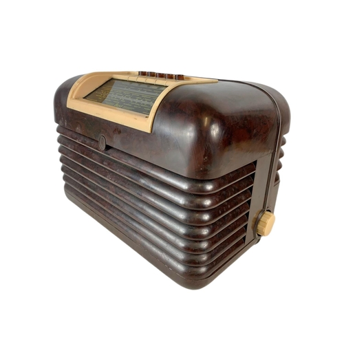 145 - Vintage Bush Bakelite radio. 33 x 20 x 23cm