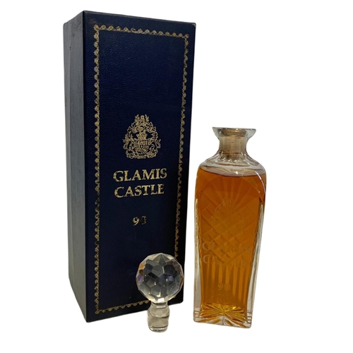 66 - Glamis Castle 90 whisky in box. Queens Mothers 90th