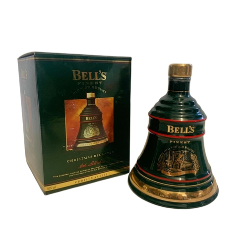 69 - Unopened Bell’s Finest Old Scotch Whisky. The Maltman’s Art. Christmas 1993. 70cl. 40%vol