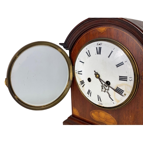 100 - Edwardian inlaid mantle clock with pendulum. 28.5 x 15 x 38cm