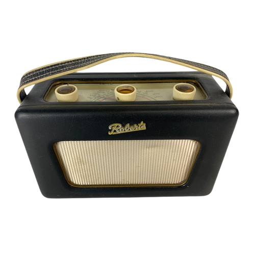 140 - Vintage Roberts radio. 23.5 x 11 x 15cm