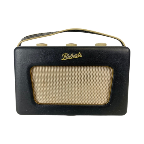 140 - Vintage Roberts radio. 23.5 x 11 x 15cm