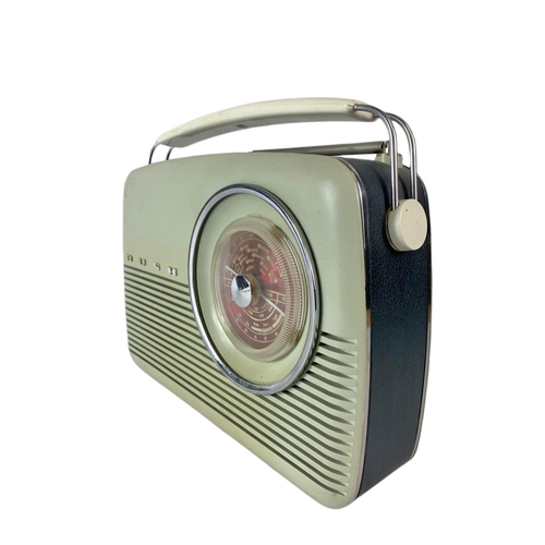 197 - Vintage Bush radio. 33 x 27cm