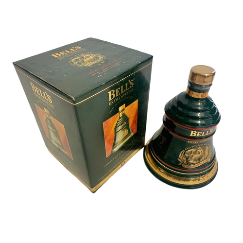 77 - Unopened Bell’s Extra Special Old Scotch Whisky. The Cellar Man’s Art. Christmas Decanter 1995. 70cl... 