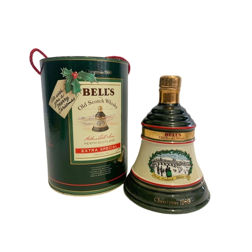 78 - Unopened Bell’s Old Scotch Whisky. Extra Special. Christmas Decanter 1989. 75cl. 43%vol.