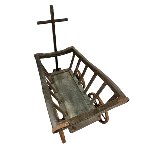 85 - Vintage wooden cart. 61/35/31cm.