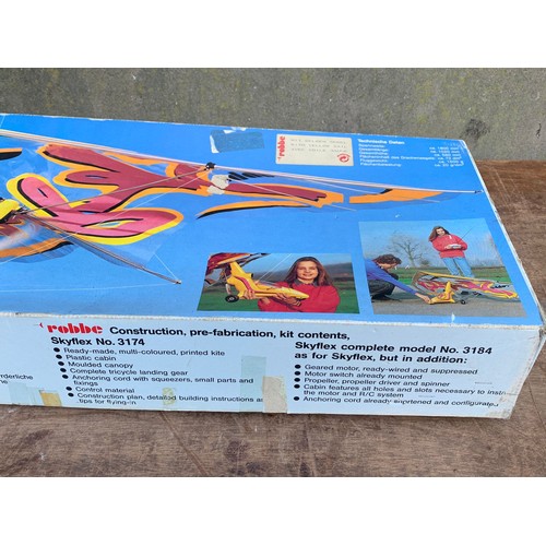 4 - Robbe Skyflex Montagekasten 3174. Skyflex Komplett-Modell Montagekasten 3184 plane in box. Box measu... 