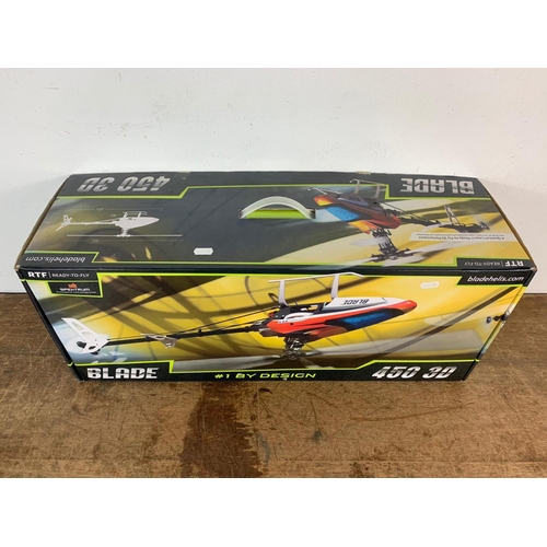 105 - Spektrum Blade 450 3D remote control helicopter in box. Horizon Hobby. Box measures 68 x 22 x 29cm