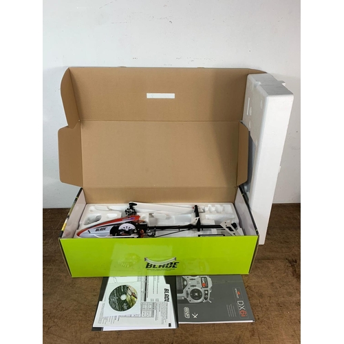 105 - Spektrum Blade 450 3D remote control helicopter in box. Horizon Hobby. Box measures 68 x 22 x 29cm